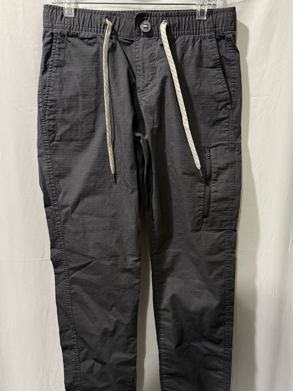 Vuori Women's Black Ankle Crop Jogger with Cream Drawstring